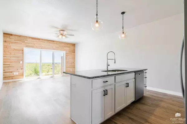 5803 Goheen DR, Manhattan, KS 66503