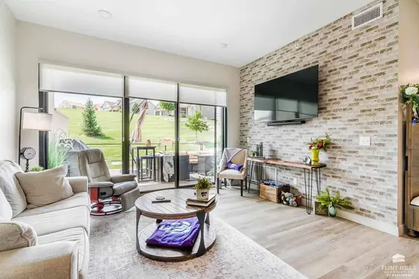 3010 Fieldhouse CIR #Unit 109, Manhattan, KS 66503