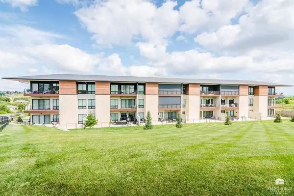 3010 Fieldhouse CIR #Unit 109, Manhattan, KS 66503
