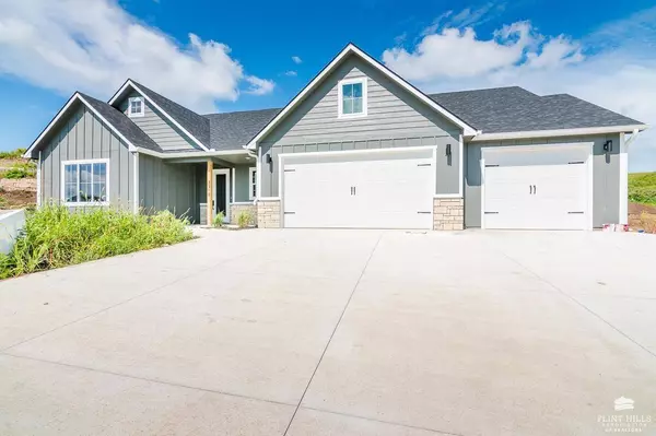 3918 Travers CIR, Manhattan, KS 66503