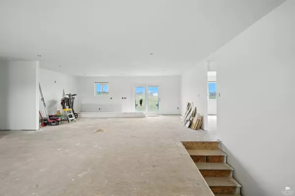 8545 William DR, Manhattan, KS 66502