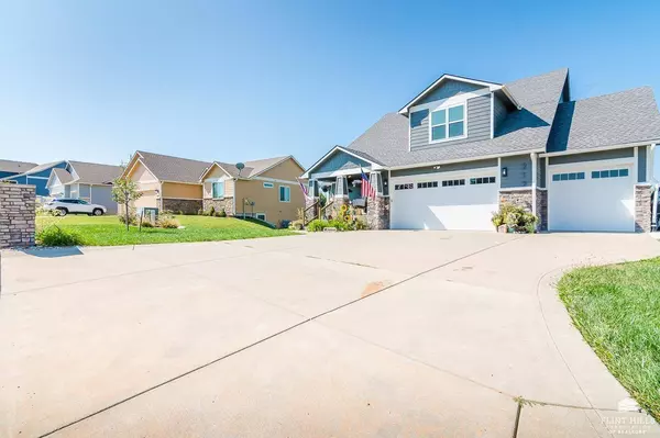 212 Firethorn DR, Manhattan, KS 66503