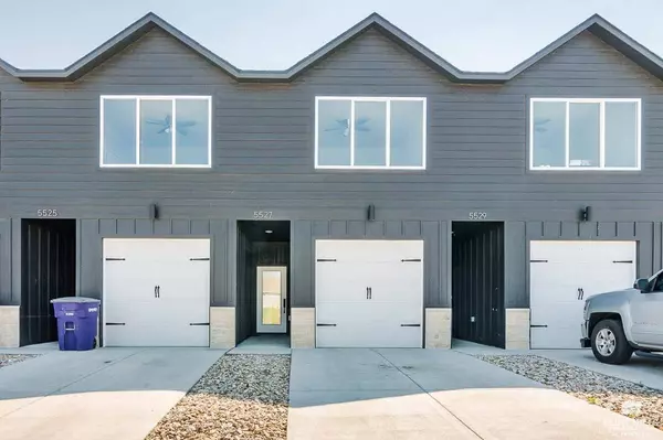 5525 Goheen DR, Manhattan, KS 66503