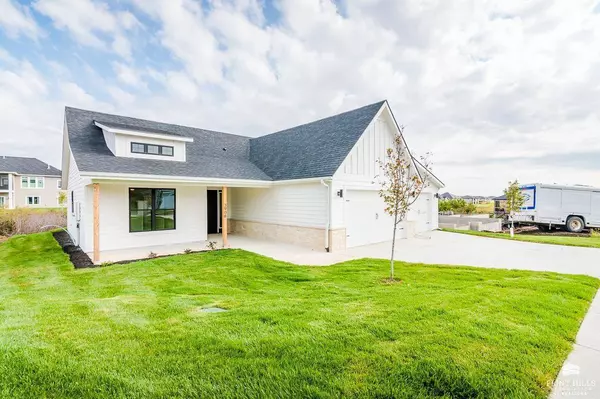 3908 Travers CIR, Manhattan, KS 66503