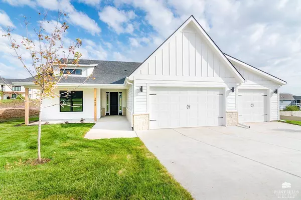 3908 Travers CIR, Manhattan, KS 66503