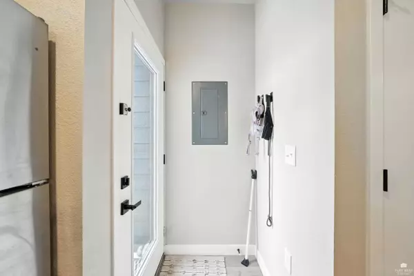 900-910 N 4th ST, Manhattan, KS 66502