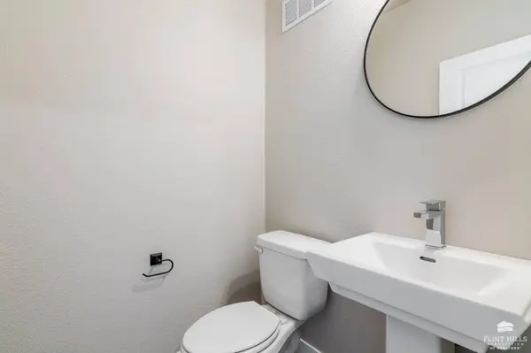 5613 Goheen DR, Manhattan, KS 66503