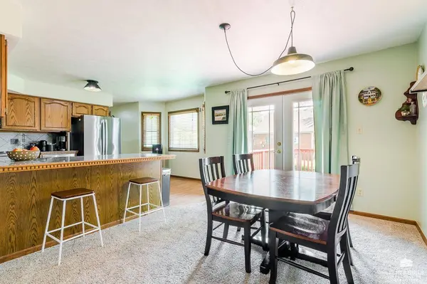 2209 Grandview DR, Wamego, KS 66547