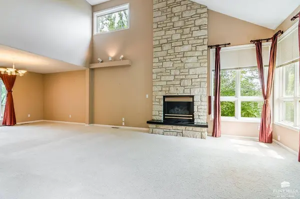 2020 Rockhill CIR, Manhattan, KS 66502