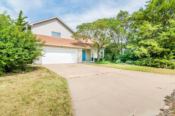 2020 Rockhill CIR, Manhattan, KS 66502