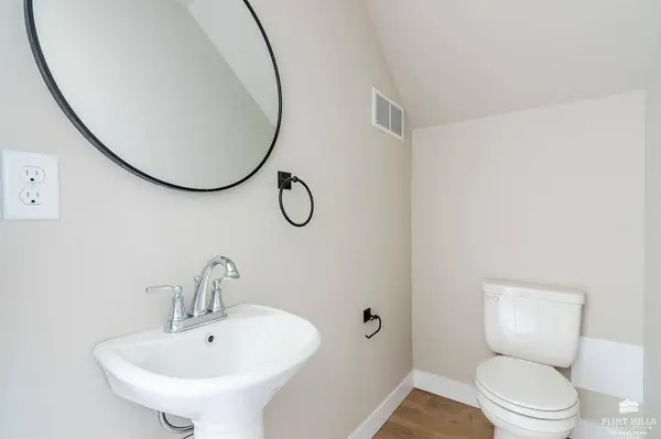 5523 Goheen DR, Manhattan, KS 66503