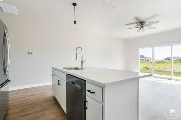 5523 Goheen DR, Manhattan, KS 66503