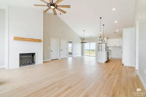 5831 Goheen DR, Manhattan, KS 66503