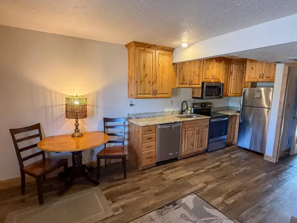 860 S VILLAGE RD #Y-7, St George, UT 84770