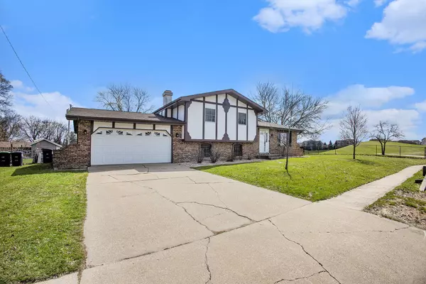 2889 Carmen ST, Portage, IN 46368