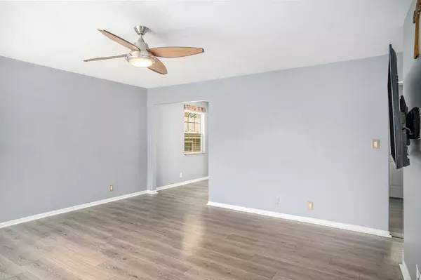 316 W 67th AVE, Schererville, IN 46375