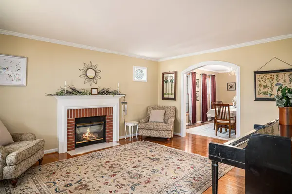 5211 W 75th AVE, Schererville, IN 46375