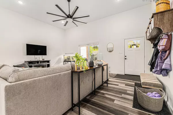 6886 Ava AVE, Portage, IN 46368