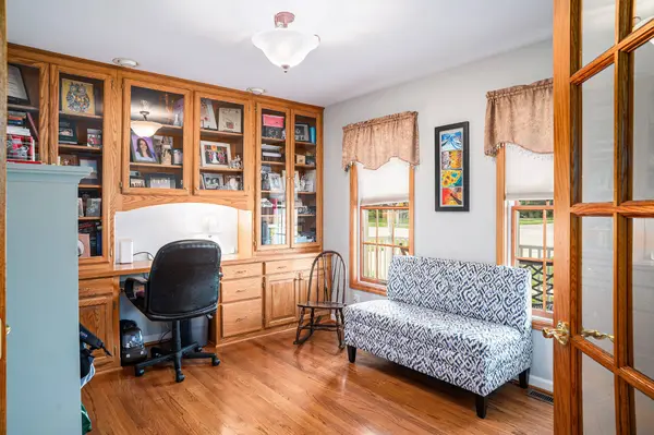 5211 W 75th AVE, Schererville, IN 46375