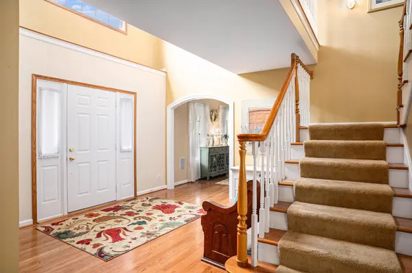 5211 W 75th AVE, Schererville, IN 46375