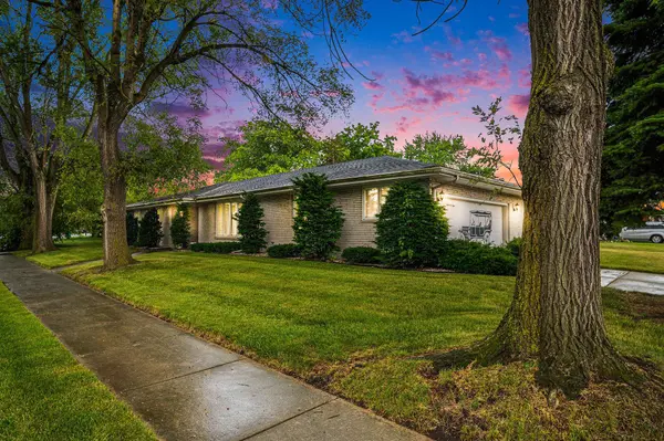 5301 Delaware ST, Merrillville, IN 46410