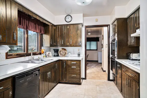 5301 Delaware ST, Merrillville, IN 46410