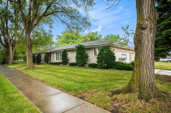 5301 Delaware ST, Merrillville, IN 46410