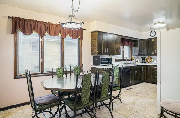 5301 Delaware ST, Merrillville, IN 46410