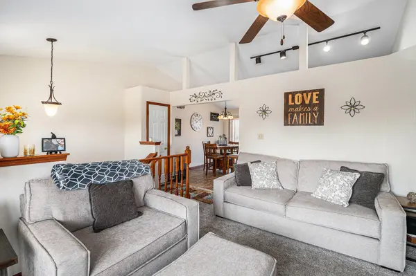 3044 Angelina ST, Portage, IN 46368