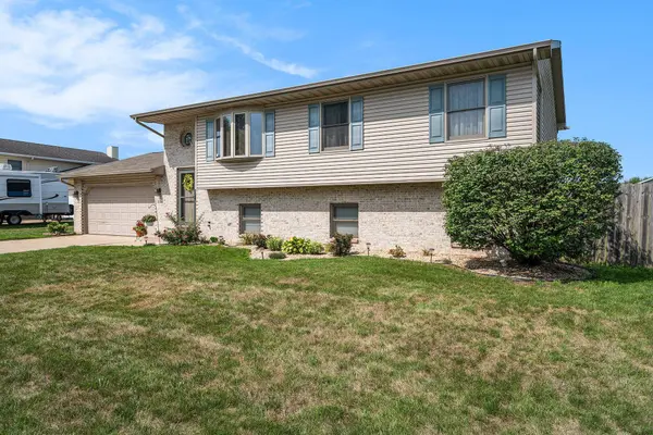 3044 Angelina ST, Portage, IN 46368