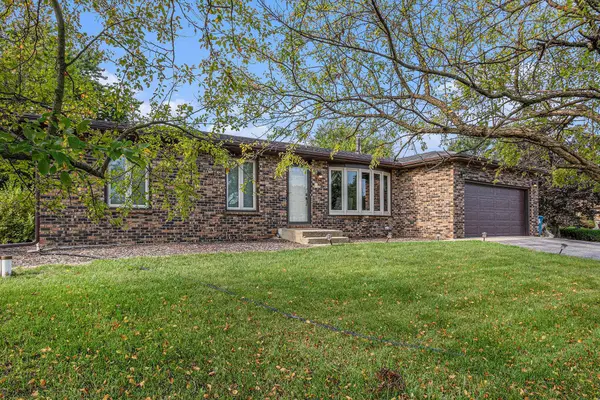 146 Curtis DR, Valparaiso, IN 46383