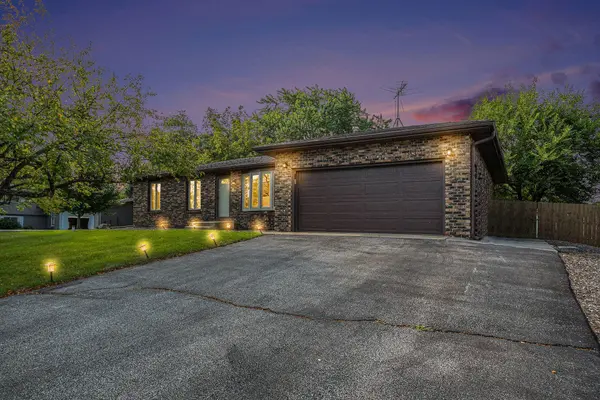 146 Curtis DR, Valparaiso, IN 46383