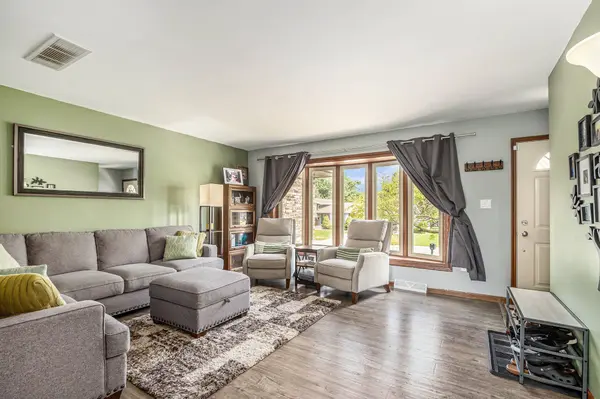 146 Curtis DR, Valparaiso, IN 46383