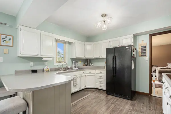 146 Curtis DR, Valparaiso, IN 46383