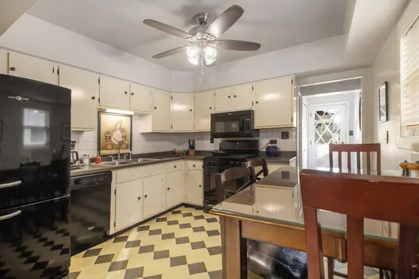 2867 Edgewood ST, Portage, IN 46368