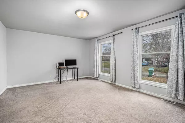 398 W Millport DR, Valparaiso, IN 46385