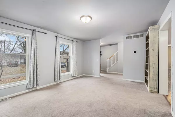 398 W Millport DR, Valparaiso, IN 46385