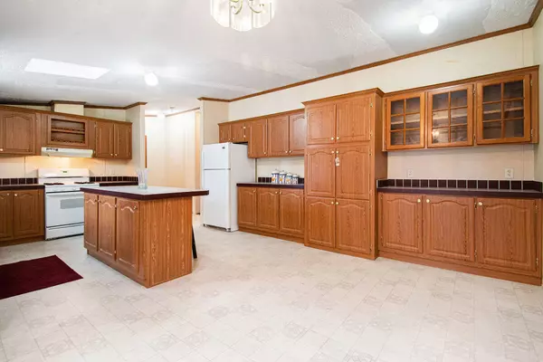 574 E 1100, Westville, IN 46391