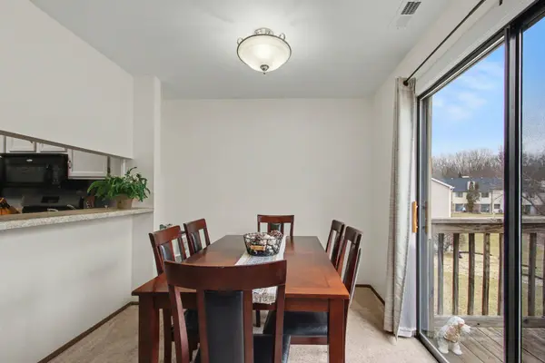 2023 Hawthorne LN, Chesterton, IN 46304