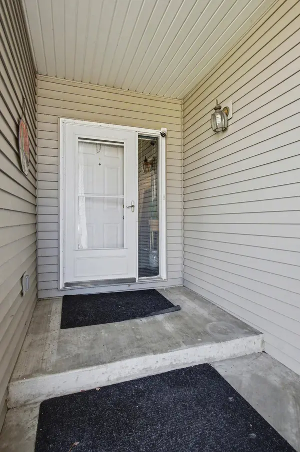 2208 Stori LN, Valparaiso, IN 46383