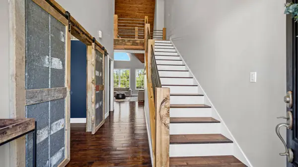 735 Pintail LN, Hobart, IN 46342