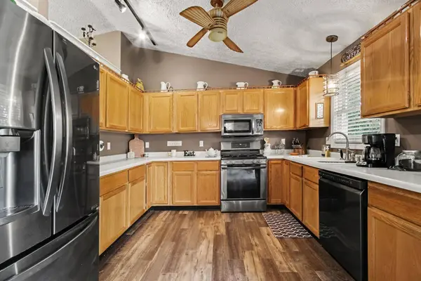 6515 Lakewood AVE, Portage, IN 46368