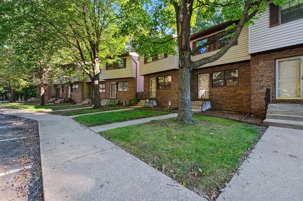 1412 Larain DR, Michigan City, IN 46360