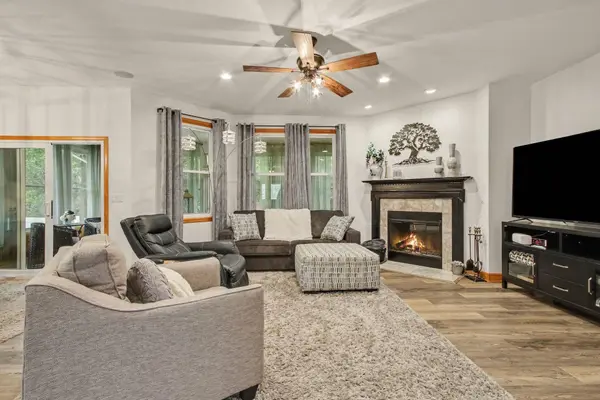 726 Cinnamon Teal CT, Hobart, IN 46342