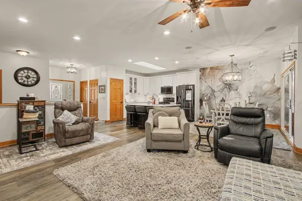 726 Cinnamon Teal CT, Hobart, IN 46342