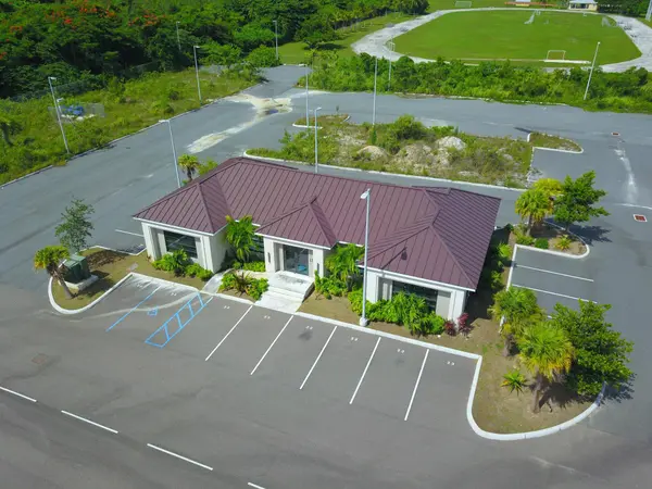 VERIDIAN CORPORATE CENTER New Providence/Paradise Island,