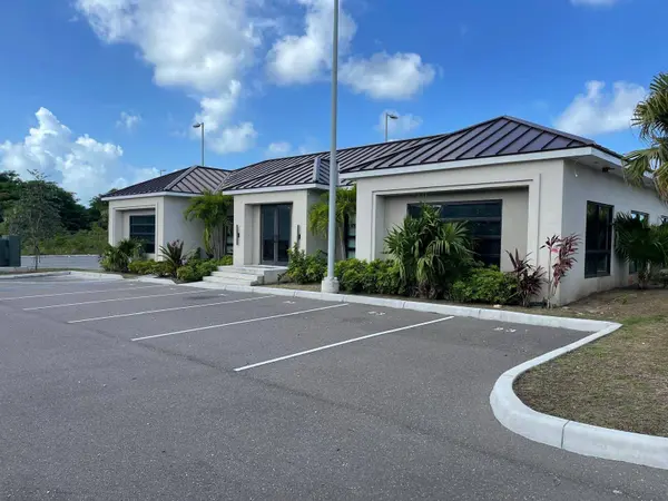 VERIDIAN CORPORATE CENTER New Providence/Paradise Island,