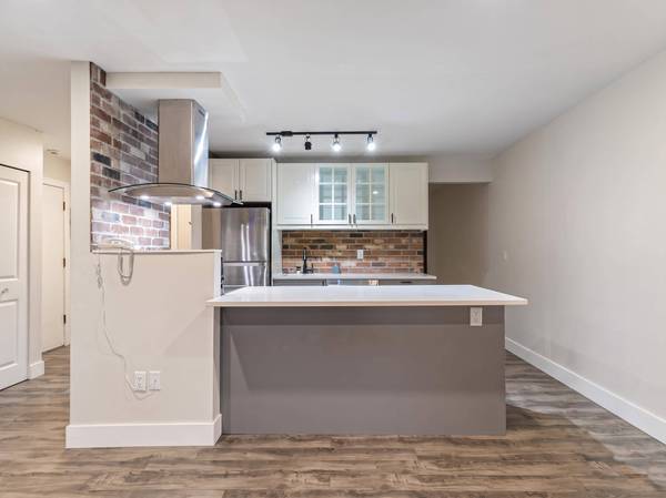 2250 Oxford ST #114, Vancouver, BC V5L 1G1