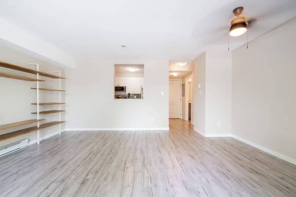 3183 Esmond AVE #204, Burnaby, BC V5G 4V6