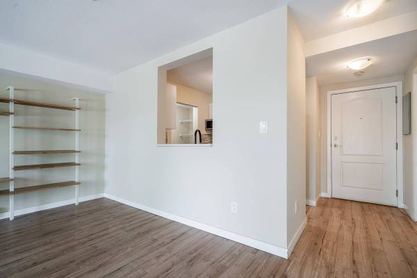 3183 Esmond AVE #204, Burnaby, BC V5G 4V6